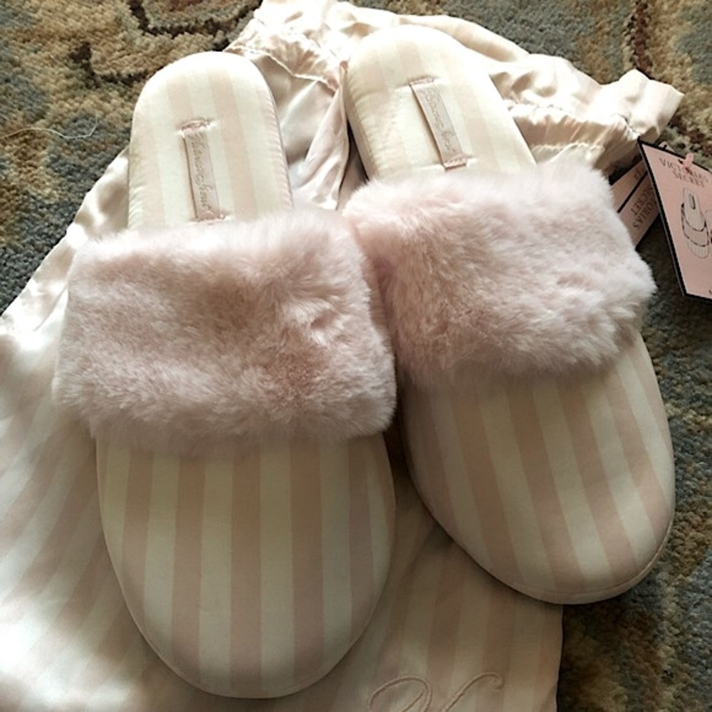 NEW Victoria’s Secret Slippers